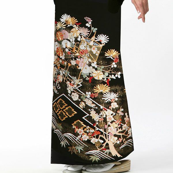 総刺繍 黒留袖 糸巻宝尽くし （いとまきたからづくし） | レンタル