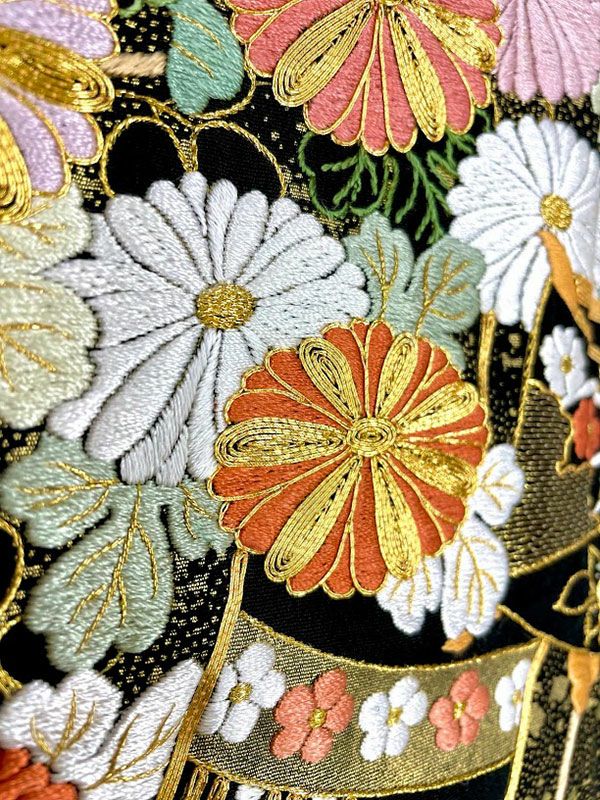 総刺繍 黒留袖 糸巻宝尽くし （いとまきたからづくし） | レンタル