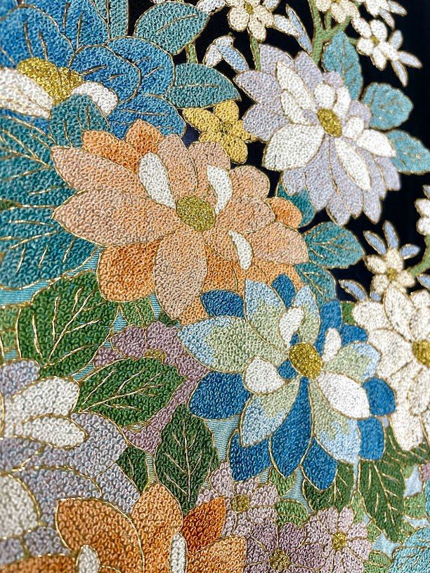 総さがら刺繍 黒留袖 熨斗に色彩の花 （のしにしきさいのはな