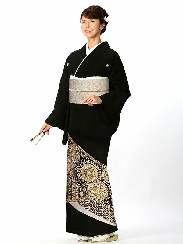 総刺繍 黒留袖 宝相華文（ほうそうげもん） | レンタルきもの和服美